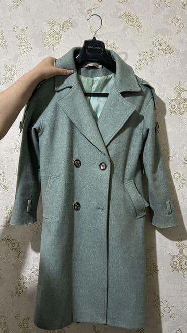 Cinslər: Qadın palto ( 2-ci əl, çox az geyinilib.) - Rəng: açıq boz-yaşıl — 1