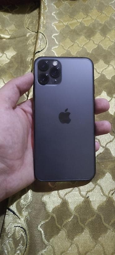 ref iphone: IPhone 11 Pro, 256 GB, Face ID — 1