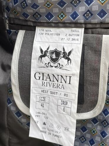 Pencəklər: Gianni Rivera kişi pencəyi - Model: Vest Suit / 01, 2 düyməli - Ölçü — 2