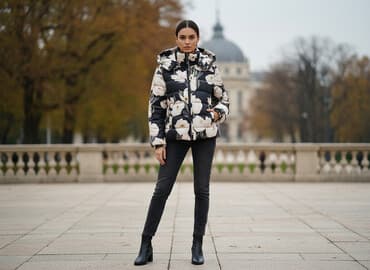 qolu uzun koftalar: Uşaq üçün qış/yarım mövsüm gödəkcə dəsti. 1) Açıq mavi kapüşonlu — 1