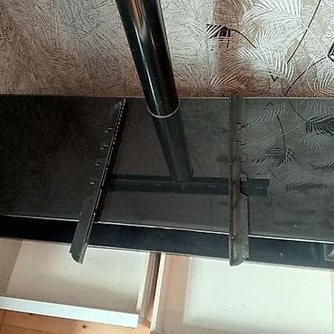 tv altdigi: Düz TV altlığı, Polkalı, Şüşəli — 1