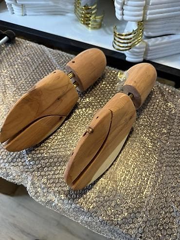 Бытовая химия: Təbii ağacdan ayaqqabı qəlibi (shoe tree). Ayaqqabının formasını — 3