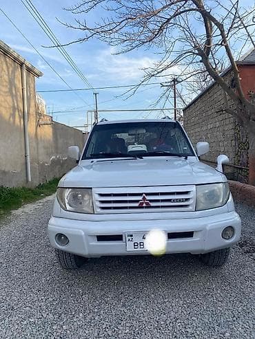ekskavator satışı: Mitsubishi Pajero: 2 l | 2000 il 111111 km Ofrouder/SUV — 1