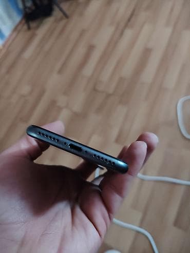 14 ayfon: IPhone 8, Qara, Barmaq izi, Simsiz şarj, Face ID — 3