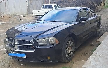 dodge durango: Dodge Charger: 3.6 l | 2012 il 220 km Sedan — 8