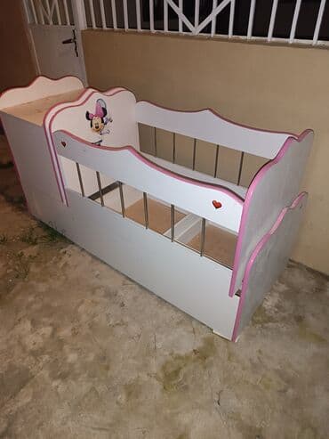 Kabrolar: Qız üçün, İşlənmiş, Dördbucaq, Beşik, Matrassız, Yellənmə mexanizm ilə — 2