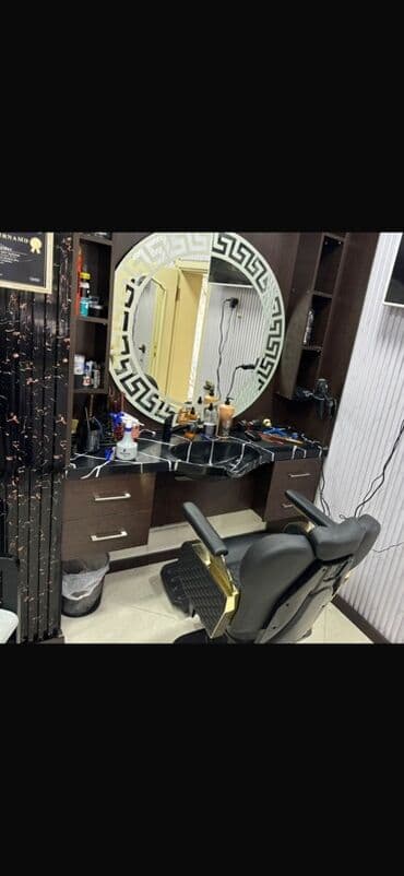 berber güzgüsü: Peşəkar bərbər üçün tam işlək mobilya tezgah düzgüsüz — 1