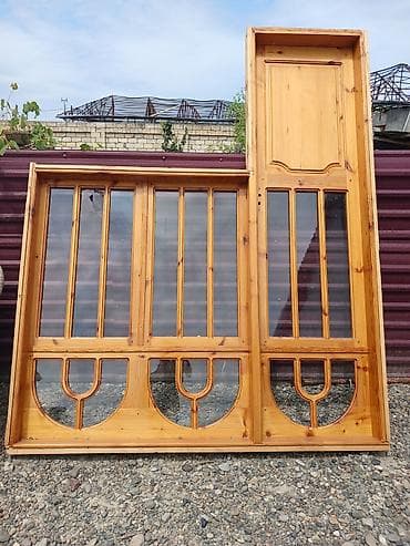 suse qab: Ağac pəncərə bloku və üst dolab bölməsi - Material: tam şam/kara ağac — 1