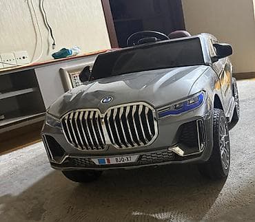 Uşaq üçün elektrikli maşın – BJQ‑X7, gümüşü rəngdə SUV dizaynı — 2