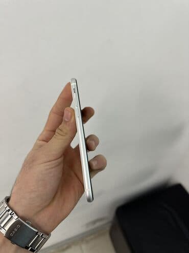 Kompüter, noutbuk və planşetlər: IPhone SE 2020, 64 GB, Ağ, Zəmanət, Barmaq izi, Simsiz şarj — 2