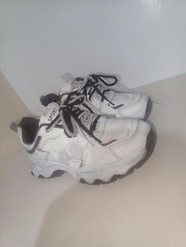 Спорт-кроссовки размер 37-38 б/у