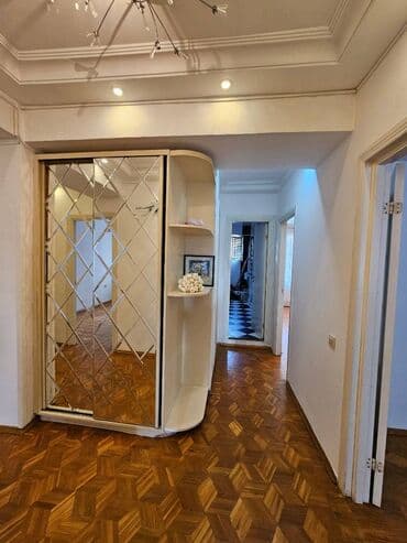 kv ev: Mənzil kirayə verilir. Nərimanov metro stansiyasına piyada 5 dəqiqəlik — 6