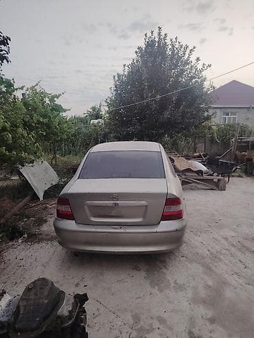 vectra b fara: Opel Vectra: 2 l | 1996 il 300000 km Sedan — 2