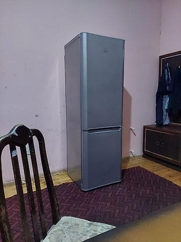 disk satisi: 2 qapılı Indesit Soyuducu Satılır, rəng - Gümüşü — 2