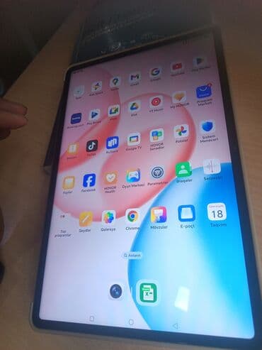 HONOR planşet pad 10 super veziyyetdedi teze almısam 3 gunundu istiyen