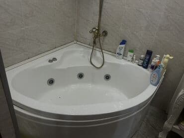 jakuzi vanna: Ağ rəngli künc jakuzi, rahat hamam təcrübəsi üçün nəzərdə tutulmuşdur — 1