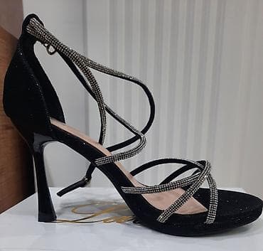 Basanoşka və səndəllər: Qadın üçün zərif yüksək daban sandal - Rəng: qara - Üst hissə — 2