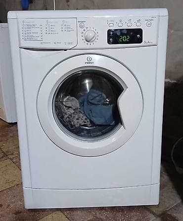 Indesit önyükləməli paltaryuyan maşın - Ön yükləmə, şüşə lyuklu