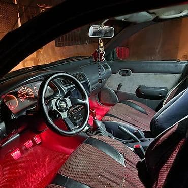 lexus is bufer: Toyota Corolla sedan - Kuzov: 4 qapılı sedan, mavi rəng - Mühərrik — 7