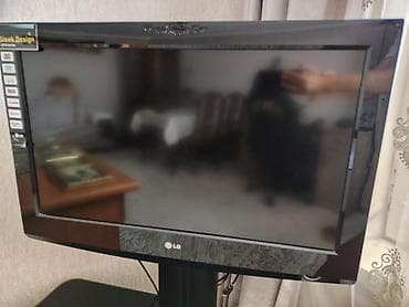 LG LCD TV + şüşə TV stendi - 3 mərtəbəli qara şüşə rəf sistemi -