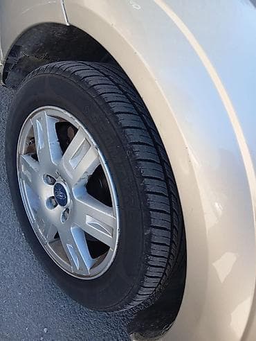 r15 5 bolt: Ford Mondeo: 2 l | 2004 il 300 km Sedan — 5