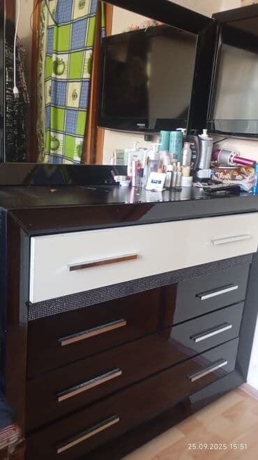 спальня из дерева: С зеркалом — 1