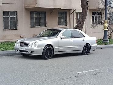 Mercedes-Benz E-Class (W210) sedan Xüsusiyyətlər: - Korpus: 4 qapılı