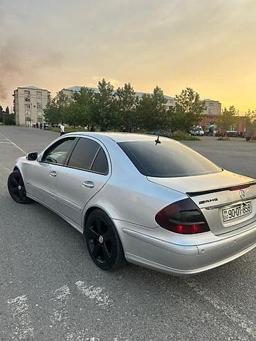 mercedes stopu: Mercedes-Benz E-Class: 2.2 l | 2002 il Sedan — 2
