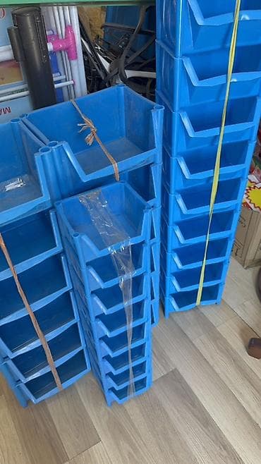 ucuz drel: Mavi rəngli plastik saxlama qutuları. Üst-üstə yığılan konstruksiyaya — 4
