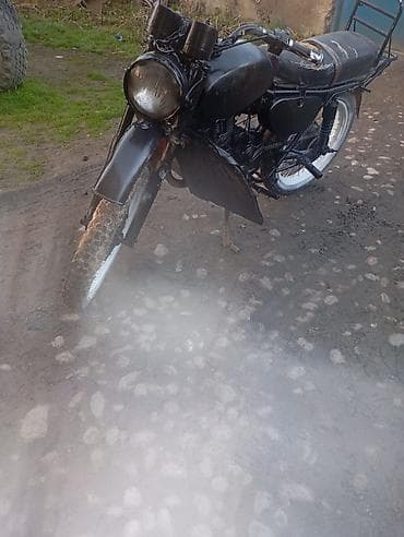 Motosiklet – klassik sovet tipli yol motosikleti Xüsusiyyətlər: -