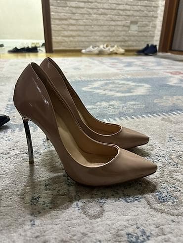 Ölçü: 39, rəng - Bej, İşlənmiş