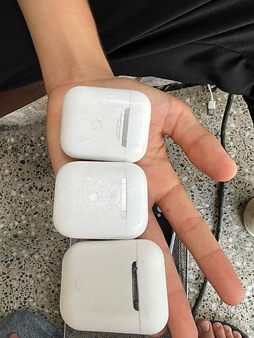sensor telefon: Məhsul: Apple AirPods şarj qutuları (3 ədəd) Xüsusiyyətlər: - AirPods — 1