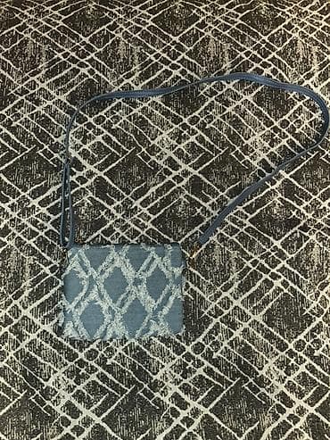 balaca canta: Denim çiyin çantası - Material: mavi cins (denim), rellefli/saçaqlı — 1