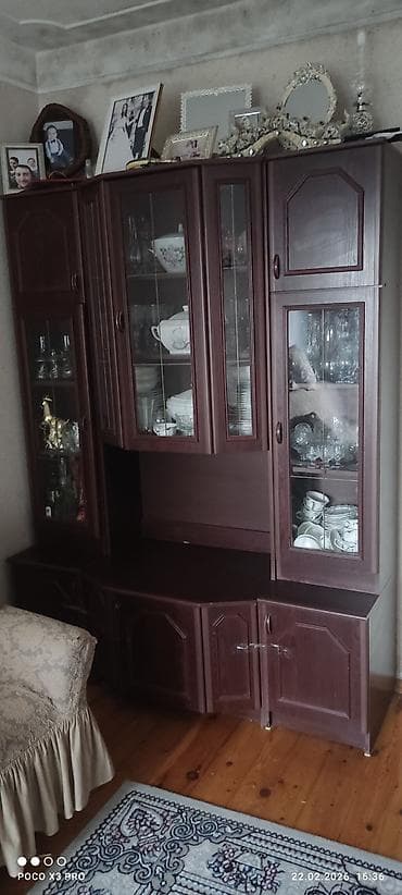 kitab refi satilir: Б/у, Сервант, Румыния — 2