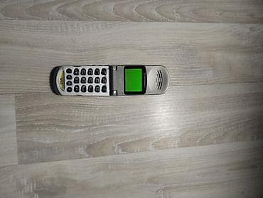 nokia 8800 art: Motorola цвет - Серебристый, Кнопочный — 1