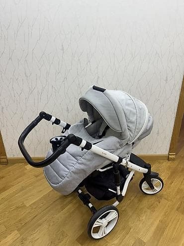 Araba-beşiklər: Çıxarılmayan beşikli araba, Adamex, İşlənmiş, Yaş: <1 ay, Ünvandan götürmə — 6