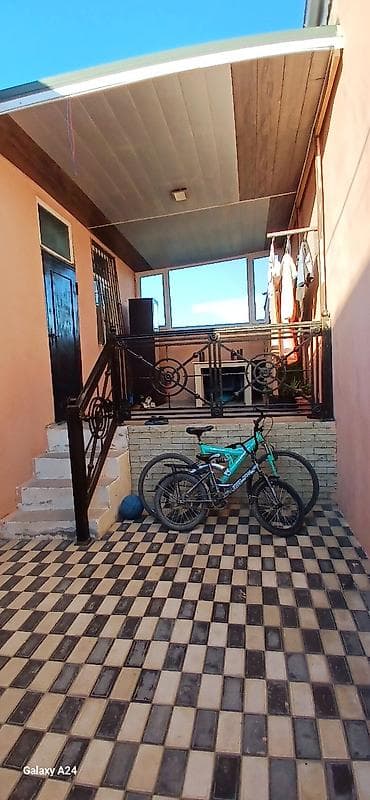 Satılır: həyətli fərdi ev - Plan: girişdə örtülü eyvan/teras, metal