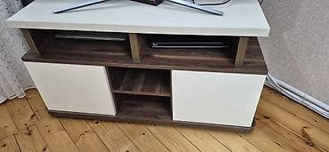 tek sfaner: Düz TV altlığı, Polkalı, Laminat — 3