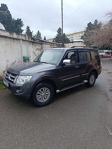 Rəsmi servis maşınıdır kitabçasında var.Vuruqu, idarirenglenmesi — 1