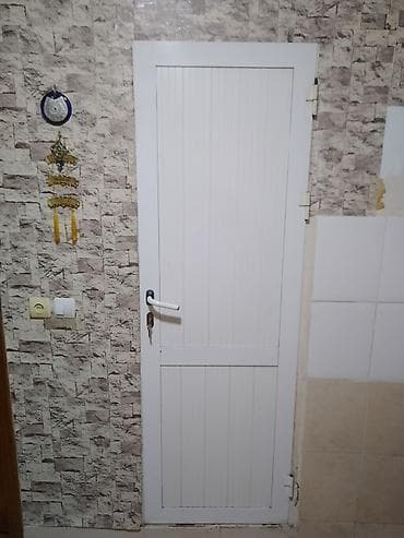 plastic qapi: PVC qapı – 2 ədəd - Material: Ağ rəngli PVC/profil karkaslı panel — 1