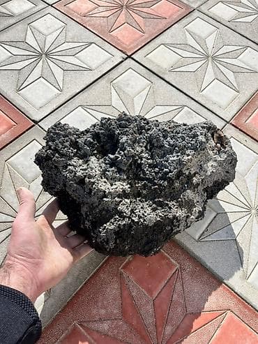 akvarium aksesuarları: Akvarum ün uyğun Təbii poroz quruluşlu daş parçası (vulkanik/şlak — 3