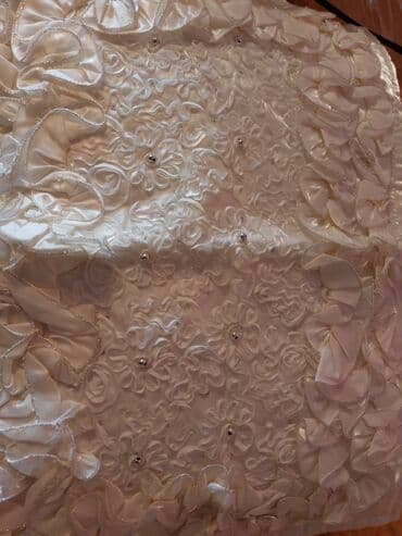 Balışlar, yastıqlar: Yataq üçün Yeni Qaşlı rəng - Ağ Yataq örtüyü, Ödənişli çatdırılma — 1