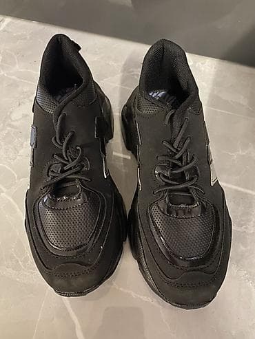 sette gumus: Qara rəngli idman ayaqqabısı yeni geyinilmeyib 37 olcu - Stil — 2