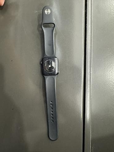 Наручные часы: Apple Watch (qara rəngli silikon kəmərli) - Model: Apple Watch Series — 1