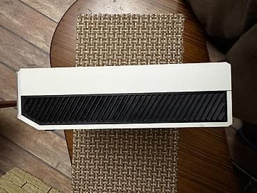 Xbox One 500GB yaxşı vəziyyətdə satılır. Komplektdə bir ədəd original