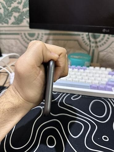 c4 b0phone x: IPhone 11, Qara, Face ID — 5