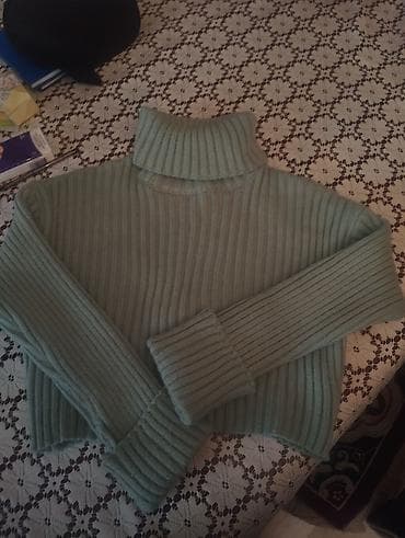 Yarımboyun qadın sviteri – açıq yaşıl (mint) rəngdə, qalın rezin