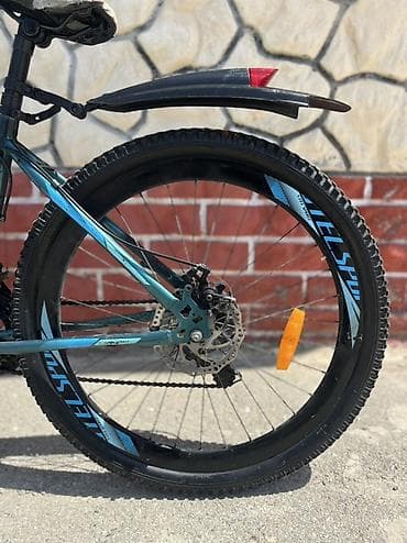 velosipet rolu: Dağ velosipedi – 27.5” təkərlər, disk əyləclər, ön amortizator - — 2