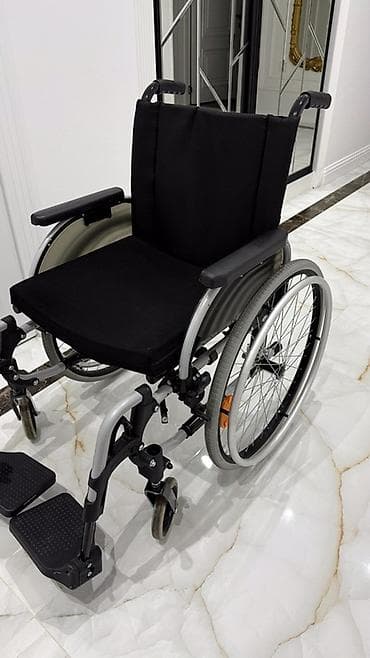 matorlu araba: Ottobock əlil arabası - Marka/model: Ottobock (orijinal loqo arxada) — 1