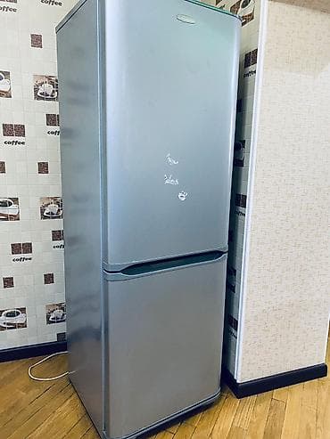 İki qapılı soyuducu (üst kamera – soyuducu, alt kamera – dondurucu)